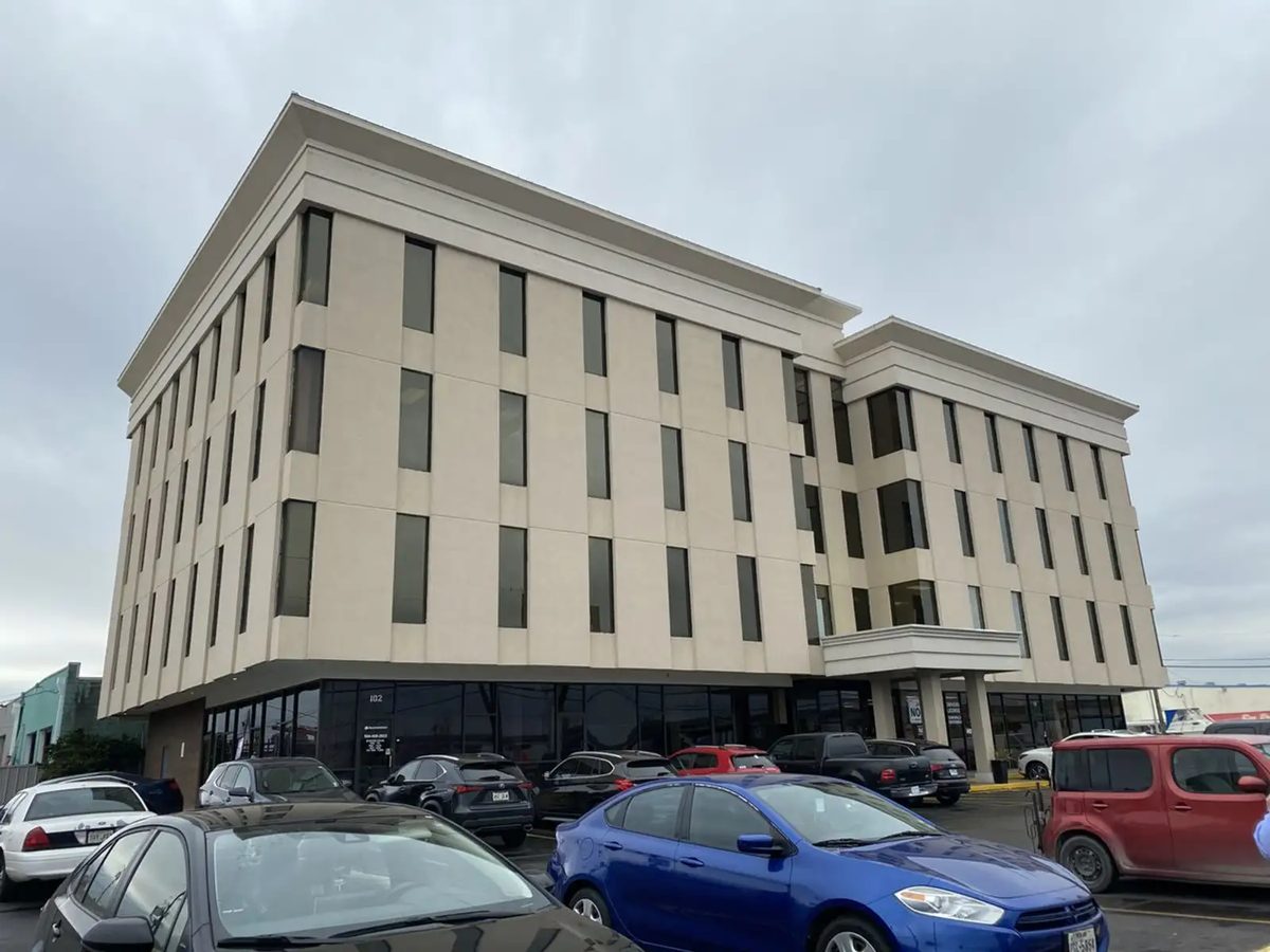 1919 Veterans Memorial Blvd, Kenner, LA
